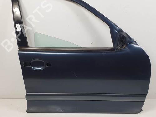 Used Right front door MERCEDES-BENZ E-CLASS (W210) E 290 Turbo-D (210.017) (129 hp) 24500061