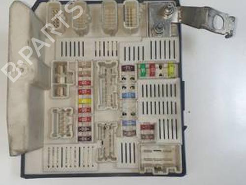 Sikringsdåse RENAULT SCÉNIC II (JM0/1_) 1.9 dCi (JM14) (131 hp) 30717432