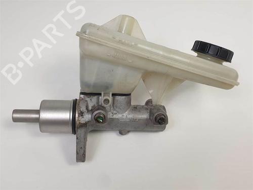 Used Brake master cylinder Brake master cylinder OPEL VIVARO A Van (X83) [2001-2015] 10548426 10548426