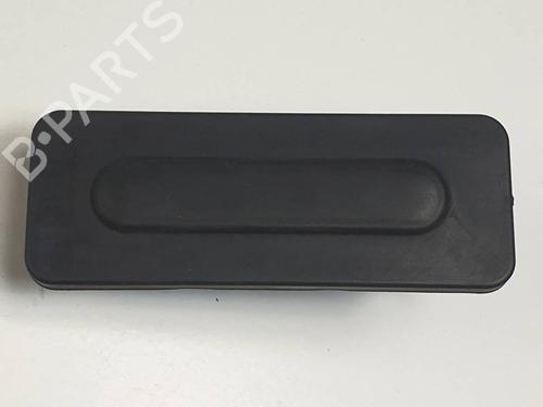 Used Tailgate handle Tailgate handle PEUGEOT 208 I (CA_, CC_) 1.2 PureTech 82 (82 hp) 39046476 39046476