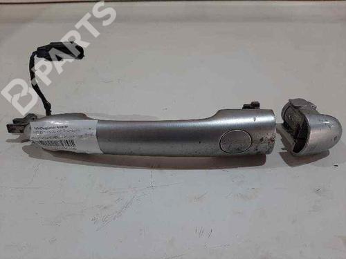 Used Front right exterior door handle Front right exterior door handle RENAULT MEGANE II Saloon (LM0/1_) 1.9 dCi (LM0G, LM1G, LM2C) (120 hp) 6862735 6862735