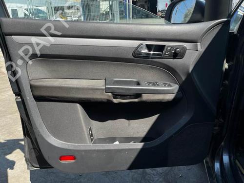 Fuse box VW TOURAN (1T1, 1T2) 1.9 TDI | BP13917595E1 