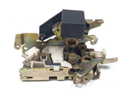 Front left lock MERCEDES-BENZ SPRINTER 2-t Van (B901, B902) 208 CDI (901.661, 901.662, 902.661, 902.662) | BP19657042C98 