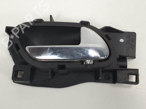 Used Rear right interior door handle Rear right interior door handle PEUGEOT 407 (6D_) 2.0 HDi 135 (6DRHRH, 6DRHRE, 6DRHRG, 6DRHRJ) (136 hp) 6846373 6846373