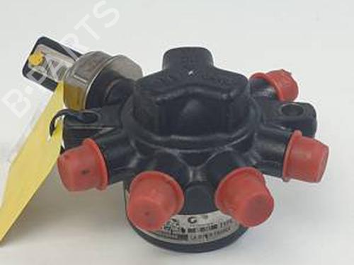 Used Injection rail FORD TRANSIT CONNECT (P65_, P70_, P80_) 1.8 Di (75 hp) 30450648