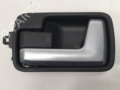 Used Rear left interior door handle Rear left interior door handle LAND ROVER DISCOVERY III (L319) 2.7 TD 4x4 (190 hp) 6847399 6847399