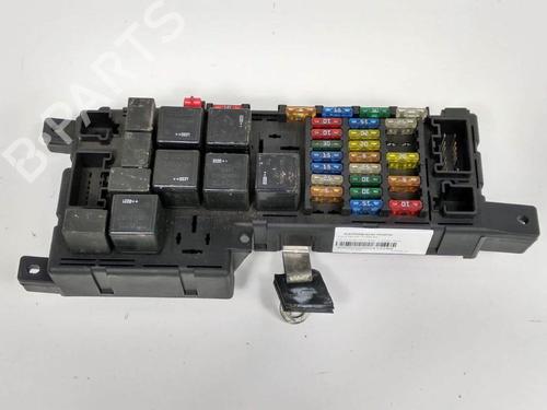 Used Fuse box Fuse box 8069102 8069102