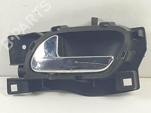Used Front left interior door handle Front left interior door handle 19030750 19030750