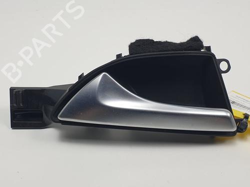 Venstre foran invendig håndtak INFINITI Q30 2.2 D (170 hp) 18120369