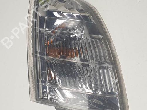 Used Right front indicator NISSAN X-TRAIL I (T30) 2.2 dCi 4x4 (136 hp) 24933227
