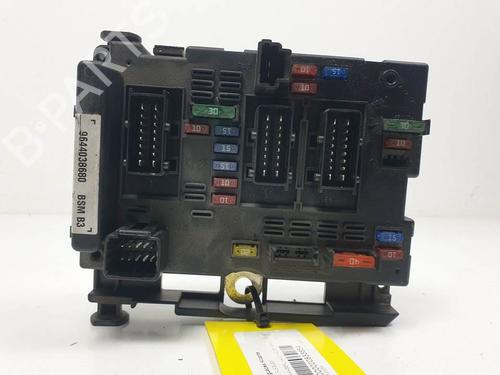 Used Fuse box Fuse box CITROËN XSARA (N1) 2.0 HDi 90 (90 hp) 12385560 12385560