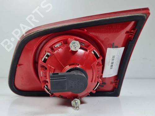 Lampa tylna klapy bagażnika lewa VW PASSAT B6 Variant (3C5) 2.0 TDI | BP29989690C79