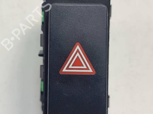Used Warning switch Warning switch LAND ROVER RANGE ROVER VELAR (L560) 2.0 D240 SD4 4x4 (241 hp) 40557992 40557992