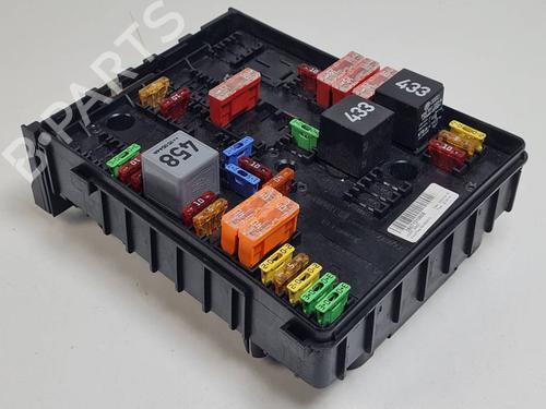 Used Fuse box Fuse box 37257677 37257677