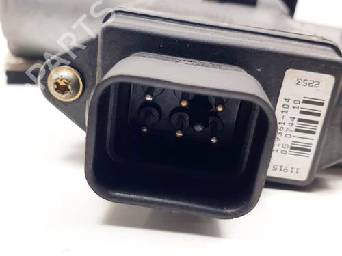 Left front window motor MITSUBISHI CARISMA (DA_) 1.9 DI-D (DA5A) | BP25258170E21 
