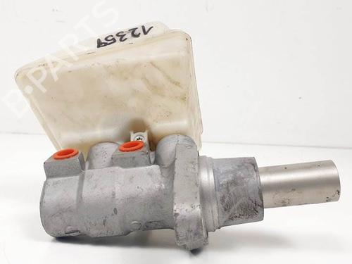 Used Brake master cylinder PEUGEOT 3008 I MPV (0U_) 1.6 HDi (112 hp) 15826795
