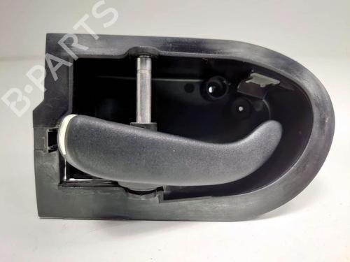 Used Front left interior door handle Front left interior door handle FORD MONDEO I Turnier (BNP) 2.0 i 16V (136 hp) 8223257 8223257
