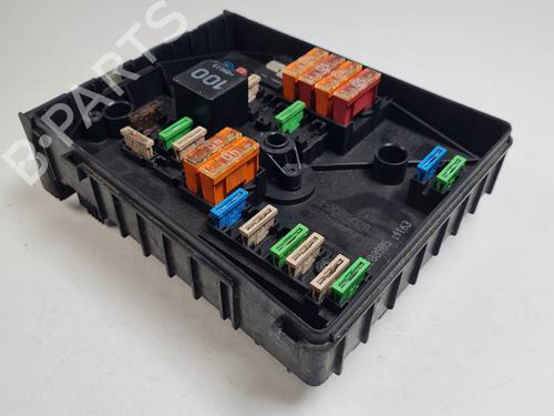 Used Fuse box Fuse box 37087517 37087517