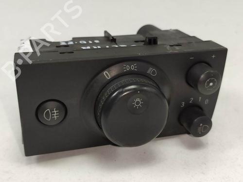 Used Headlight switch Headlight switch OPEL VECTRA C Estate (Z02) 2.2 direct (F35) (155 hp) 9835717 9835717