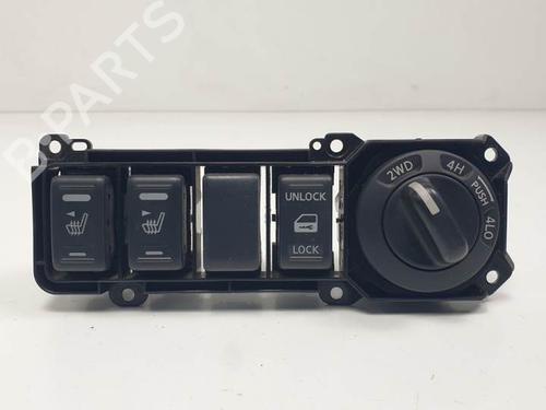 Used Switch NISSAN NAVARA NP300 (D40) 2.5 dCi (144 hp) 11272451