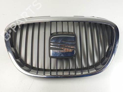 Used Grille SEAT ALTEA (5P1) 1.9 TDI (105 hp) 28529043