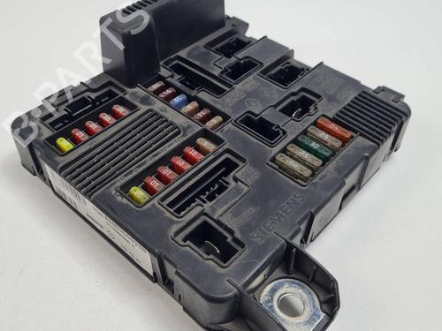 Used Fuse box Fuse box 38948605 38948605
