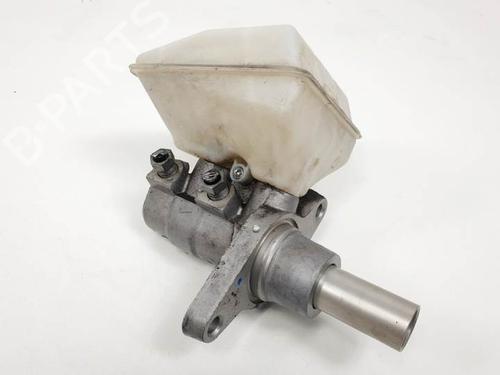 Used Brake master cylinder PEUGEOT 3008 II SUV (MC_, MR_, MJ_, M4_) [2016-2025]  13582185
