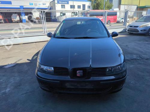Left front fog light SEAT LEON (1M1) 1.6 16 V | BP24947463C30 - Image 9