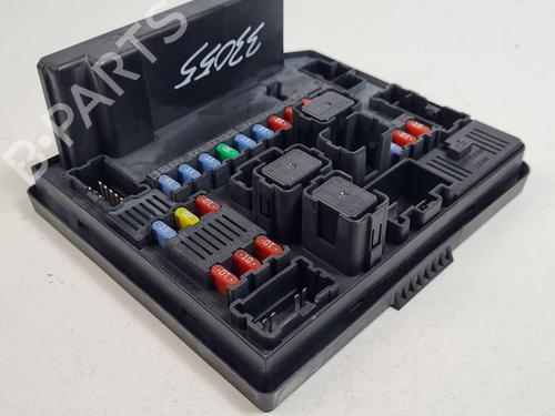 Used Fuse box Fuse box 37457792 37457792
