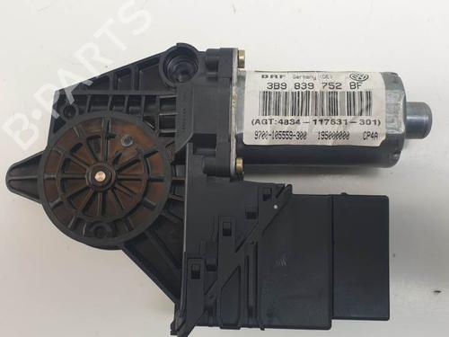 Portierruitmotor rechtsachter VW PASSAT B5.5 Variant (3B6) 1.9 TDI (130 hp) 29149321