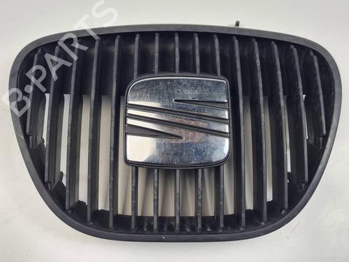 Used Grille Grille 38743782 38743782