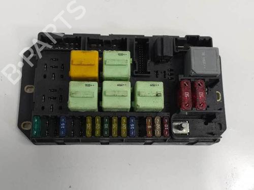 Used Fuse box Fuse box LAND ROVER RANGE ROVER III (L322) 3.0 D 4x4 (177 hp) 6857360 6857360