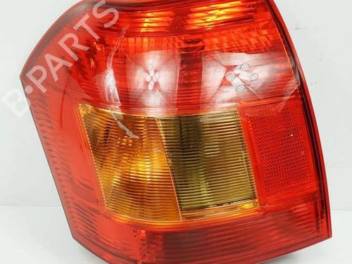 Højre baglygte Højre baglygte TOYOTA COROLLA (_E12_) 1.6 VVT-i (ZZE121_, ZZE121R) (110 hp) 17862703 17862703
