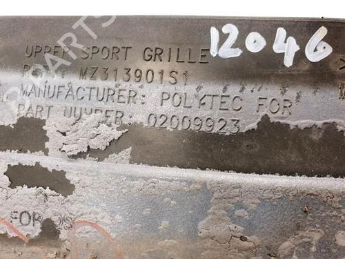 Grille MITSUBISHI OUTLANDER II (CW_W) 2.2 DI-D 4WD | BP15938902C40 