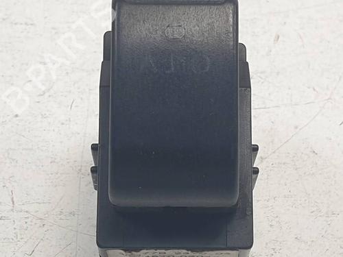 right-front-window-switch-toyota-corolla-_e12_-2001-2002-2003-2004-2005-2006-2007-2008-37668603 main image
