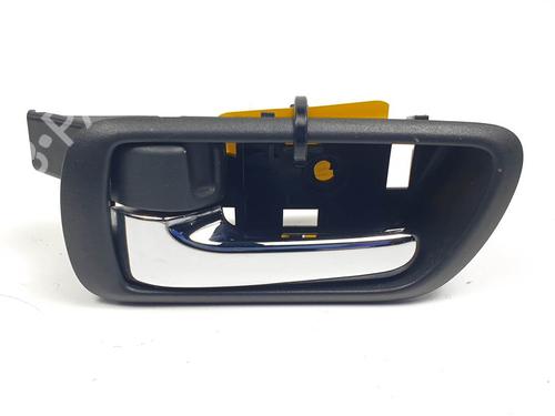 Used Rear left interior door handle Rear left interior door handle TOYOTA COROLLA Verso (ZER_, ZZE12_, R1_) 2.0 D-4D (CUR10_, CUR10R) (116 hp) 25000230 25000230