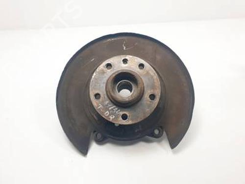 Used Right rear steering knuckle VW TOUAREG (7LA, 7L6, 7L7) 2.5 R5 TDI (174 hp) 30959137