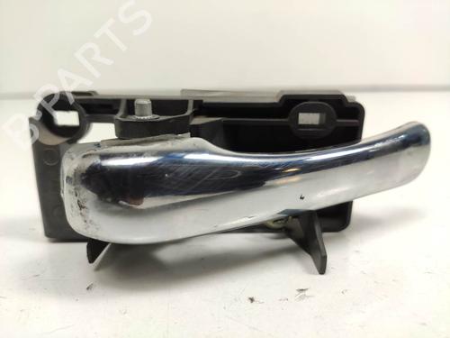 Used Rear left interior door handle Rear left interior door handle ALFA ROMEO 147 (937_) 1.9 JTDM 8V (937.AXD1A, 937.AXU1A, 937.BXU1A) (120 hp) 8959816 8959816