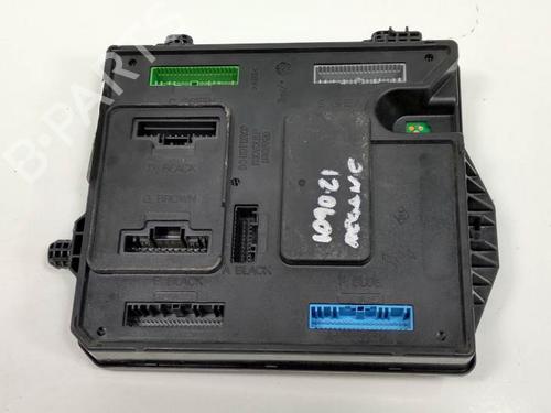 Used Fuse box RENAULT MEGANE III Grandtour (KZ0/1) 1.5 dCi (KZ09, KZ0D, KZ1G, KZ29, KZ14, KZ1W, KZ10, KZ1F,... (110 hp) 8237013