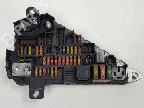 Fuse box BMW 5 (E60) 525 d 6846827 | B-Parts