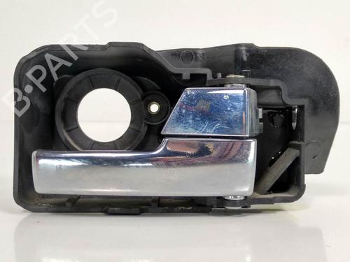 Højre bagtil invendig håndtag Højre bagtil invendig håndtag FORD MONDEO III (B5Y) 2.5 V6 24V (170 hp) 6860631 6860631