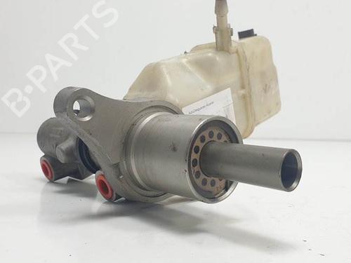 Used Brake master cylinder Brake master cylinder CITROËN C5 III (RD_) 1.6 THP 155 (RD5FV8, RD5FNA) (156 hp) 16533860 16533860