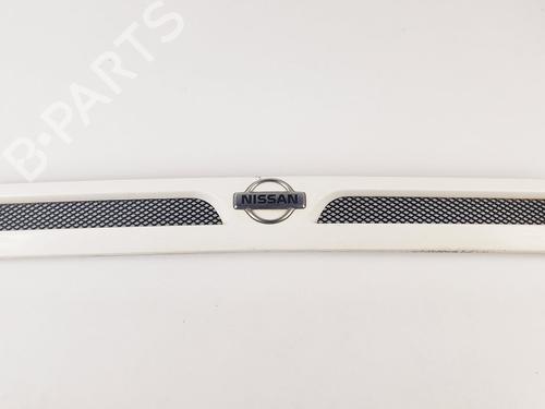 Used Grille NISSAN TRADE Platform/Chassis 3.0 D (86 hp) 17733063