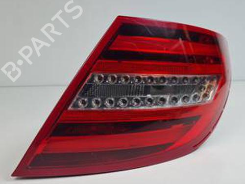 Used Right taillight MERCEDES-BENZ C-CLASS (W204) C 250 CDI (204.003) (204 hp) 30450521