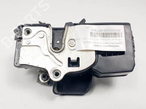 Used Front right lock CHEVROLET CAPTIVA (C100, C140) 2.2 D (163 hp) 16856591