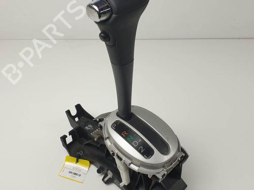 Used Gear lever Gear lever TOYOTA YARIS (_P1_) 1.3 (SCP12_, SCP13_, SCP12R, SCP13R) (87 hp) 24932792 24932792