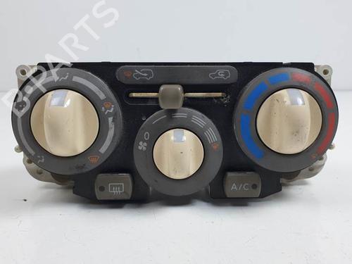 Used Climate control NISSAN MICRA III (K12) 1.2 16V (65 hp) 28106439