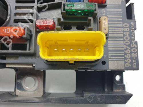 Fuse box PEUGEOT 308 I (4A_, 4C_) 1.6 16V | BP29581831E1