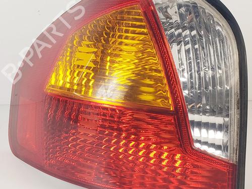 Used Left taillight HYUNDAI SANTA FÉ I (SM) 2.0 CRDi 4x4 (113 hp) 17772294