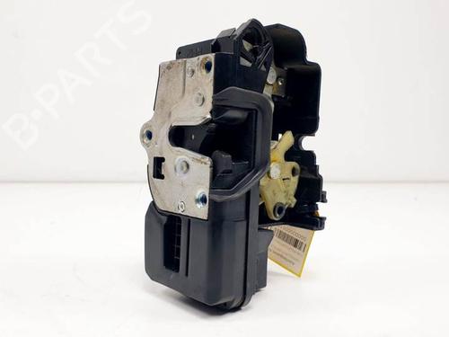 Used Front right lock CHEVROLET CAPTIVA (C100, C140) 2.0 D (150 hp) 16183952